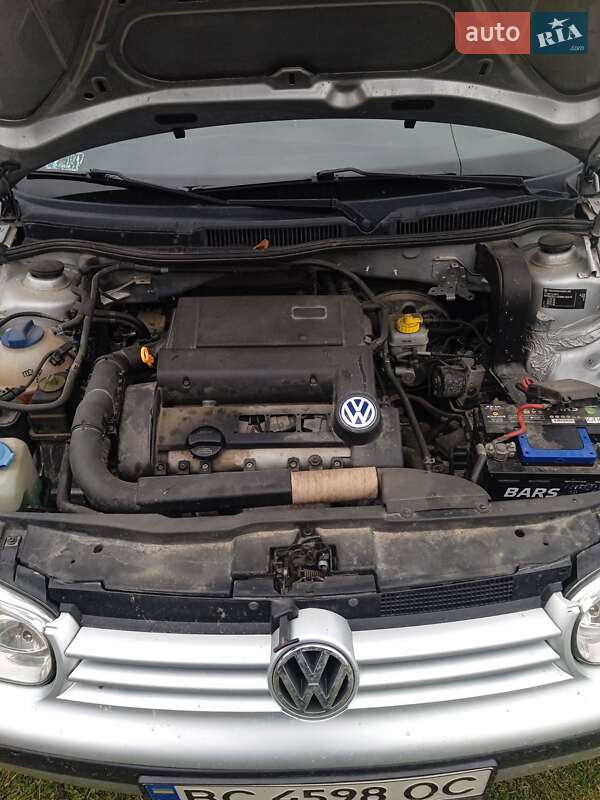 Хетчбек Volkswagen Golf 2002 в Турці