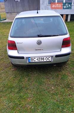 Хэтчбек Volkswagen Golf 2002 в 
