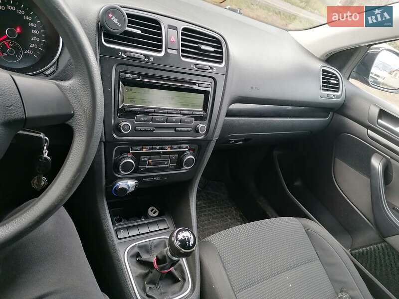 Універсал Volkswagen Golf 2010 в Самборі