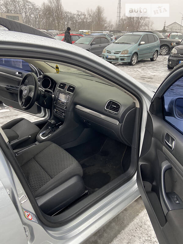 Універсал Volkswagen Golf 2010 в Києві