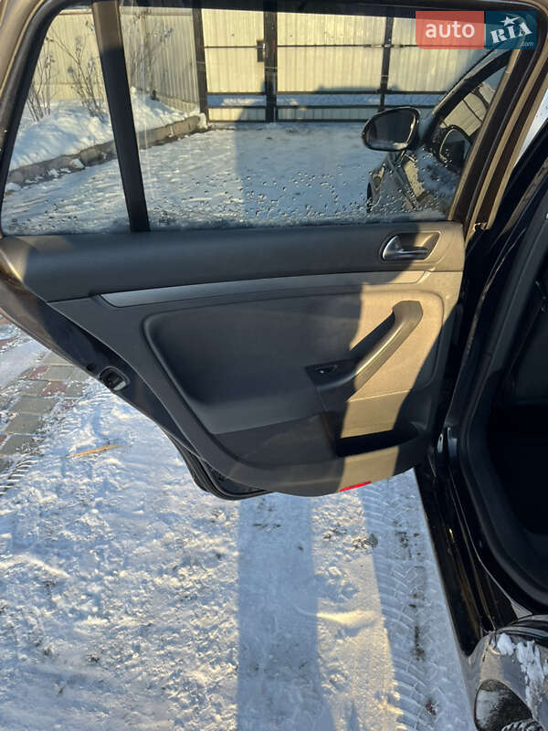 Универсал Volkswagen Golf 2009 в Кобеляках