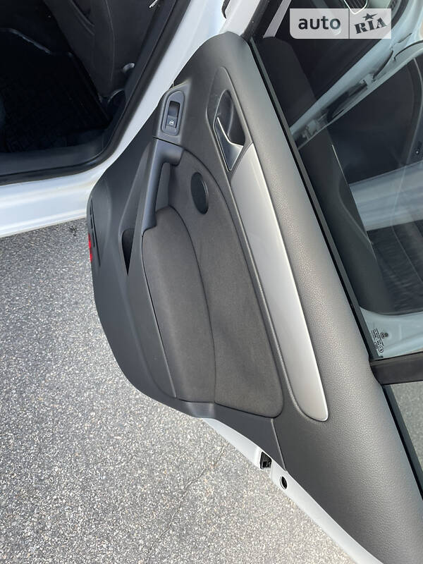 Хэтчбек Volkswagen Golf 2011 в Запорожье