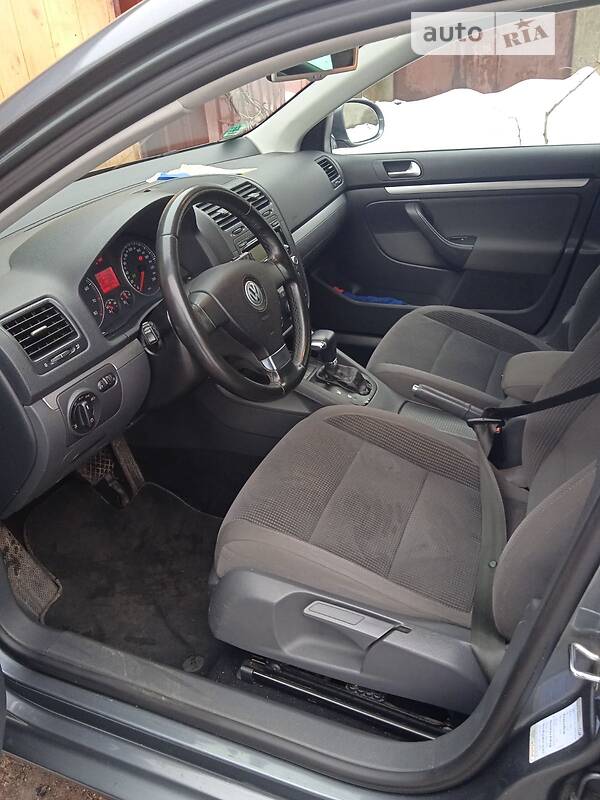 Универсал Volkswagen Golf 2008 в Чернигове
