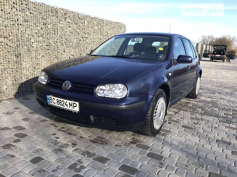 Хэтчбек Volkswagen Golf 2002 в Львове