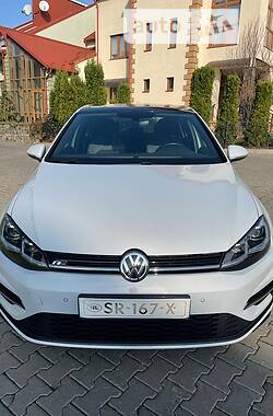 Хэтчбек Volkswagen Golf 2018 в Черновцах