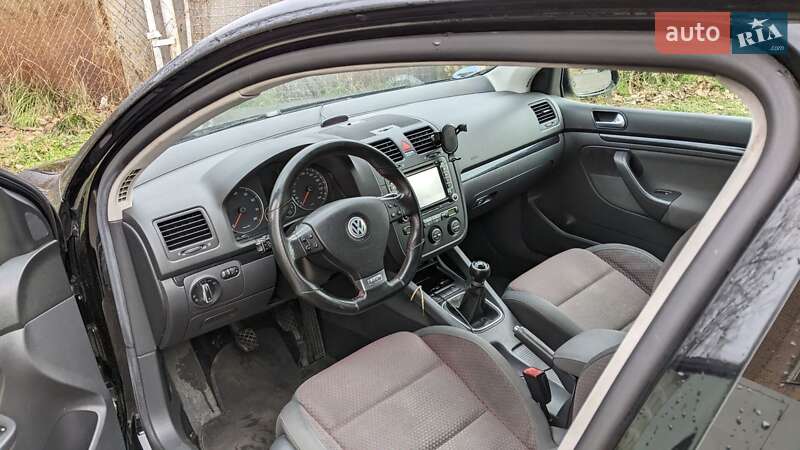 Хетчбек Volkswagen Golf 2007 в Києві