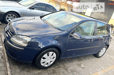 Хэтчбек Volkswagen Golf 2004 в Одессе