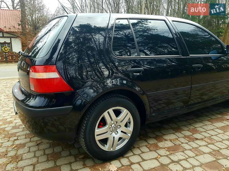 Хэтчбек Volkswagen Golf 2002 в Дрогобыче