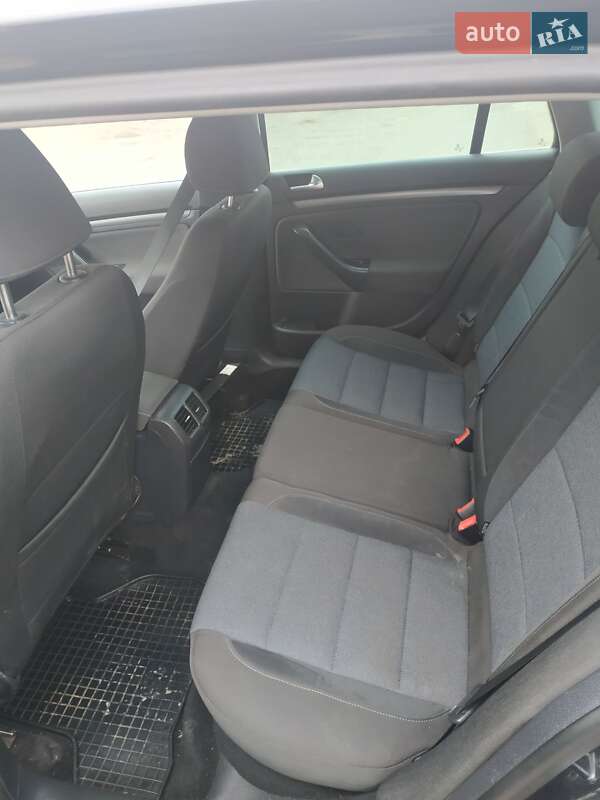 Универсал Volkswagen Golf 2011 в Каменец-Подольском