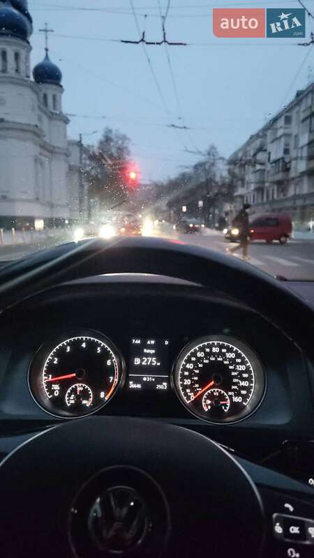 Хэтчбек Volkswagen Golf 2014 в Житомире