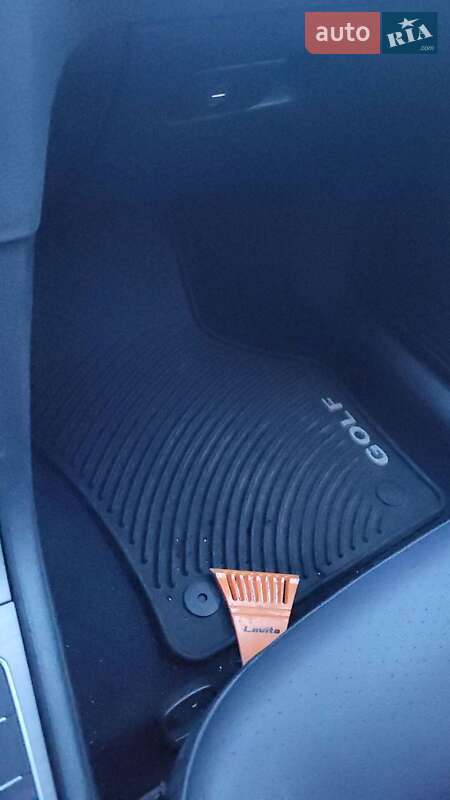 Хэтчбек Volkswagen Golf 2014 в Житомире