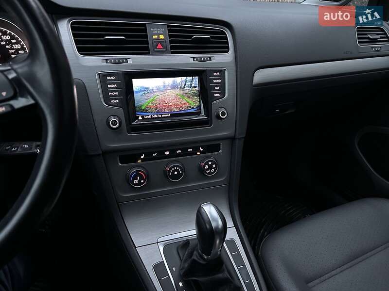 Хэтчбек Volkswagen Golf 2014 в Житомире