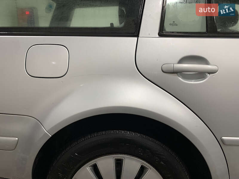 Універсал Volkswagen Golf 2004 в Зачепилівці