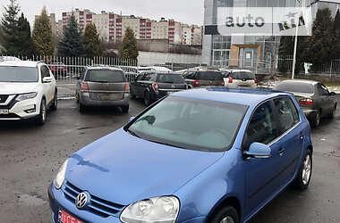 Хэтчбек Volkswagen Golf 2004 в Ровно