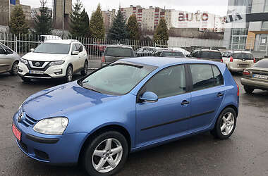 Хэтчбек Volkswagen Golf 2004 в Ровно