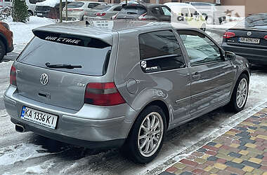 Хэтчбек Volkswagen Golf 2003 в Киеве