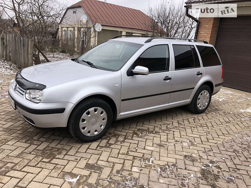 Универсал Volkswagen Golf 2002 в Виннице