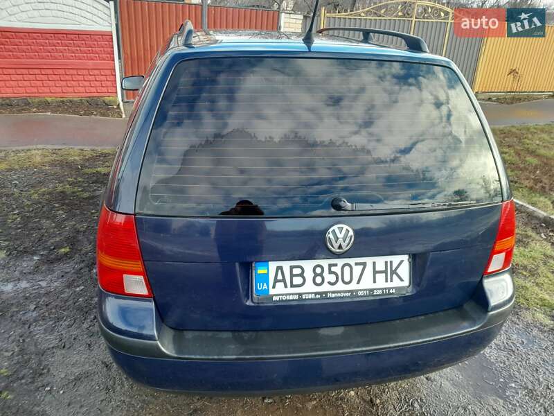 Універсал Volkswagen Golf 2002 в Тростянці