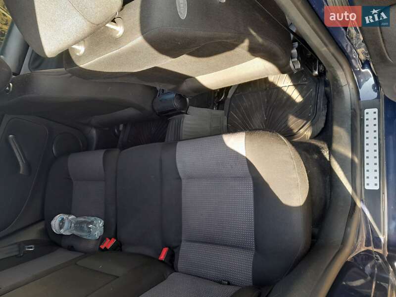 Універсал Volkswagen Golf 2002 в Тростянці