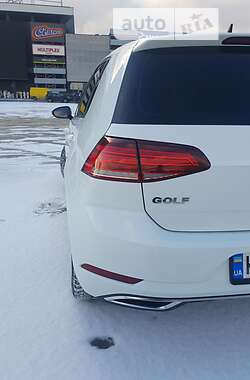 Хэтчбек Volkswagen Golf 2021 в Киеве