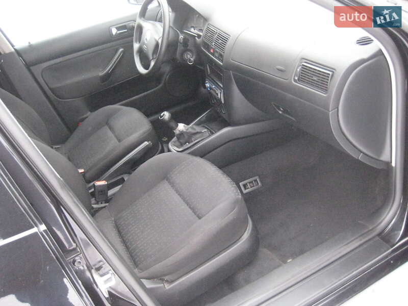 Универсал Volkswagen Golf 2001 в Ивано-Франковске