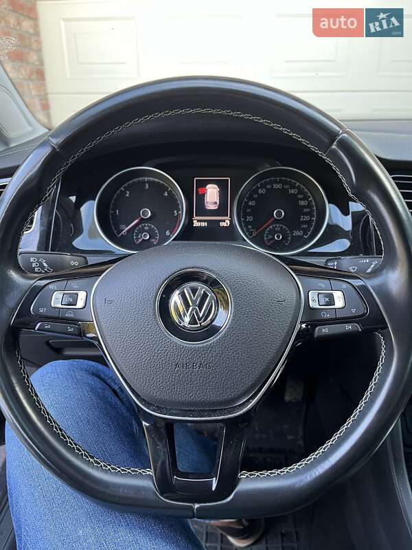 Универсал Volkswagen Golf 2014 в Киеве