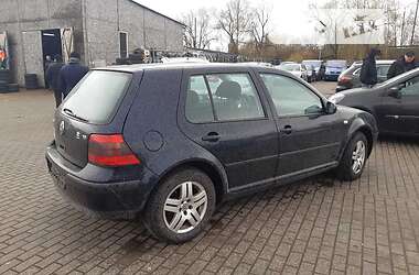 Хэтчбек Volkswagen Golf 2002 в Покровске