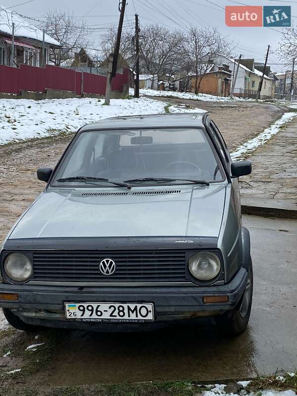 Хэтчбек Volkswagen Golf 1988 в Черновцах