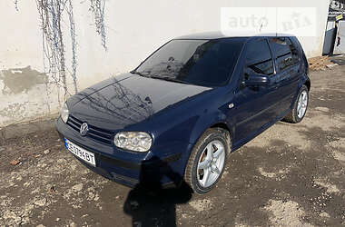 Хетчбек Volkswagen Golf 2001 в Чернівцях