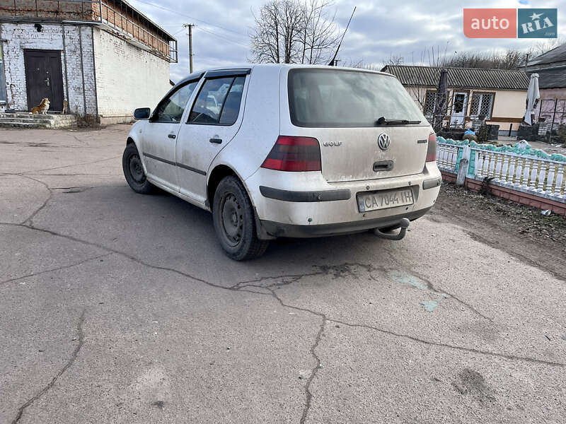 Хэтчбек Volkswagen Golf 1999 в Драбове