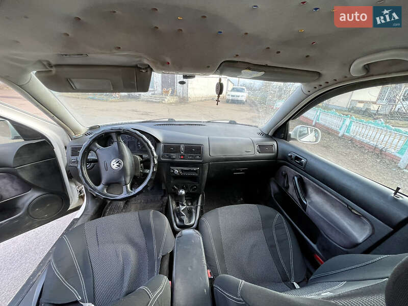 Хэтчбек Volkswagen Golf 1999 в Драбове