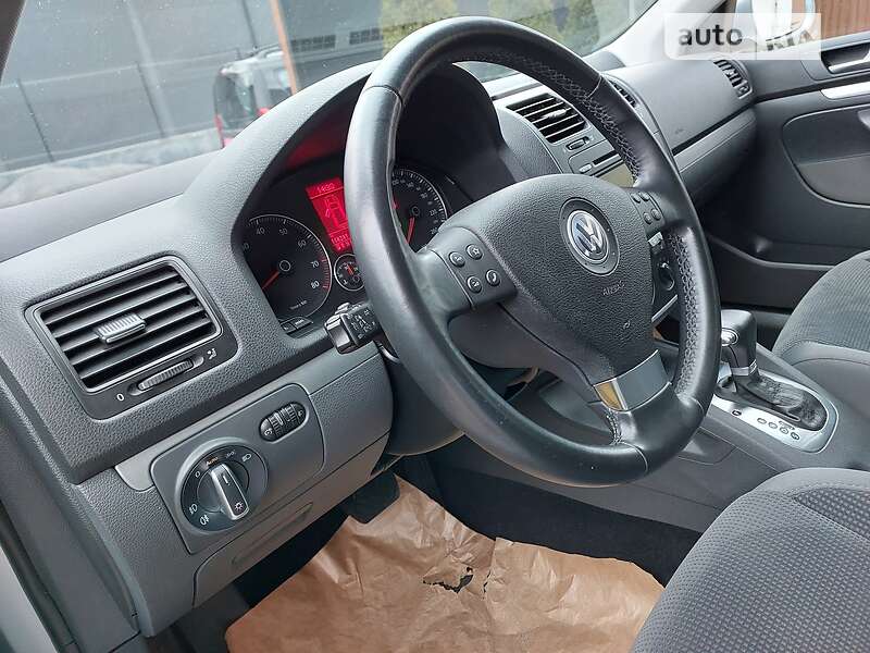 Универсал Volkswagen Golf 2008 в Ровно