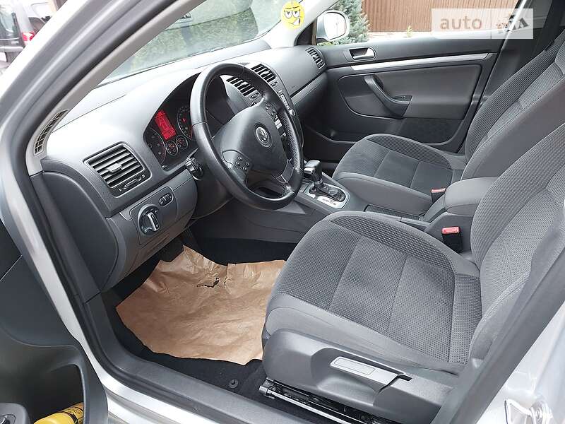 Универсал Volkswagen Golf 2008 в Ровно