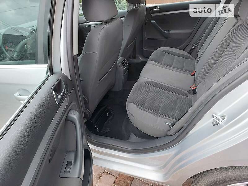 Универсал Volkswagen Golf 2008 в Ровно