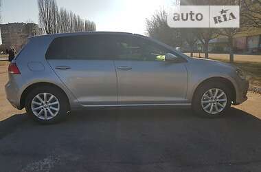 Хэтчбек Volkswagen Golf 2012 в Черкассах