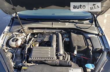 Хэтчбек Volkswagen Golf 2012 в Черкассах