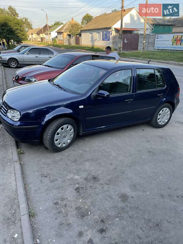 Хетчбек Volkswagen Golf 2000 в Києві
