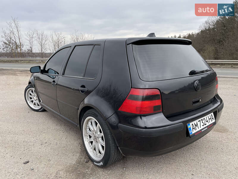 Хэтчбек Volkswagen Golf 2002 в Бердичеве