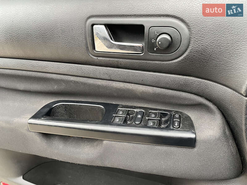 Хэтчбек Volkswagen Golf 2002 в Бердичеве