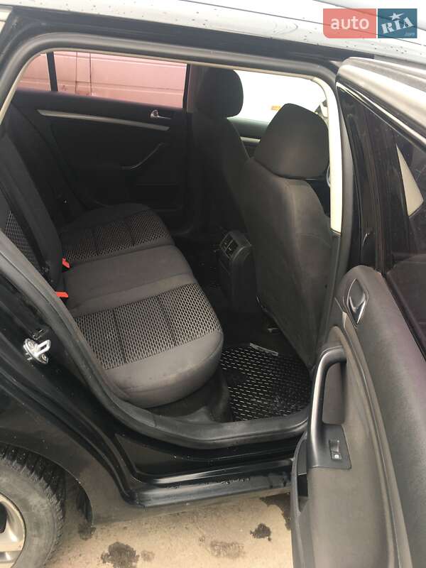 Универсал Volkswagen Golf 2010 в Львове