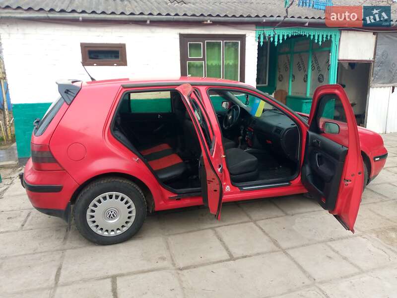 Хетчбек Volkswagen Golf 1998 в Умані