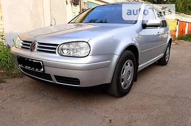 Хетчбек Volkswagen Golf 2003 в Запоріжжі