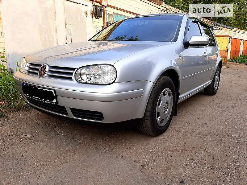 Volkswagen Golf 2003