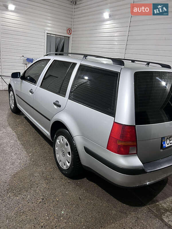 Універсал Volkswagen Golf 2001 в Чернівцях