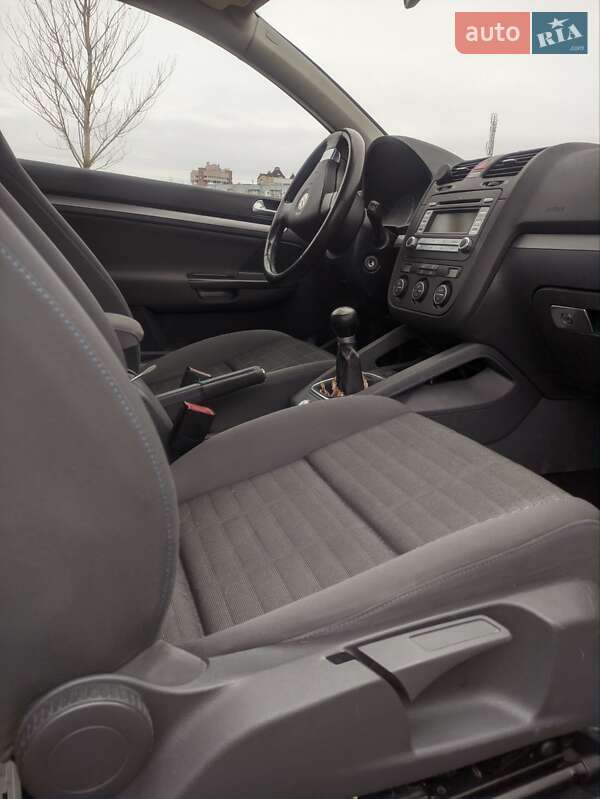 Хетчбек Volkswagen Golf 2007 в Черкасах