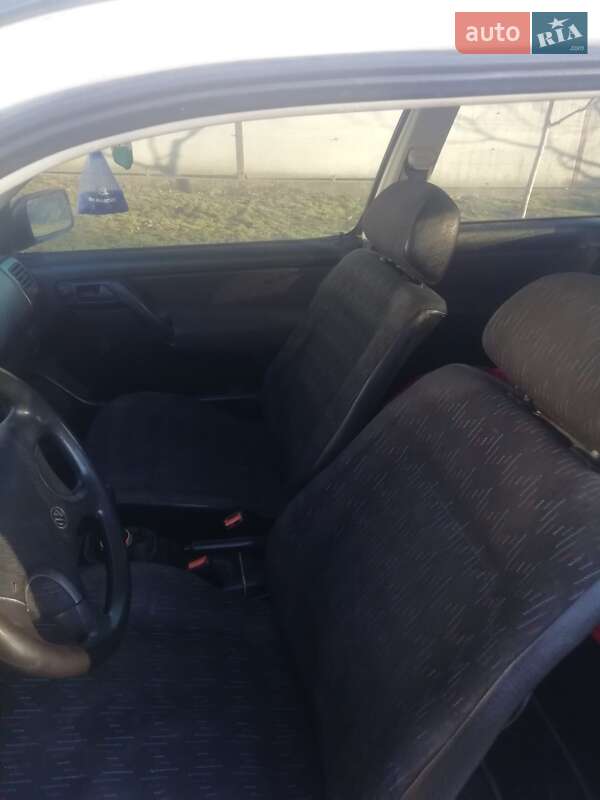 Хэтчбек Volkswagen Golf 1995 в Снятине