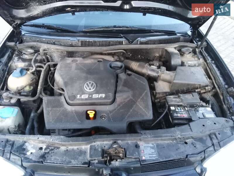 Хетчбек Volkswagen Golf 1999 в Рава-Руській