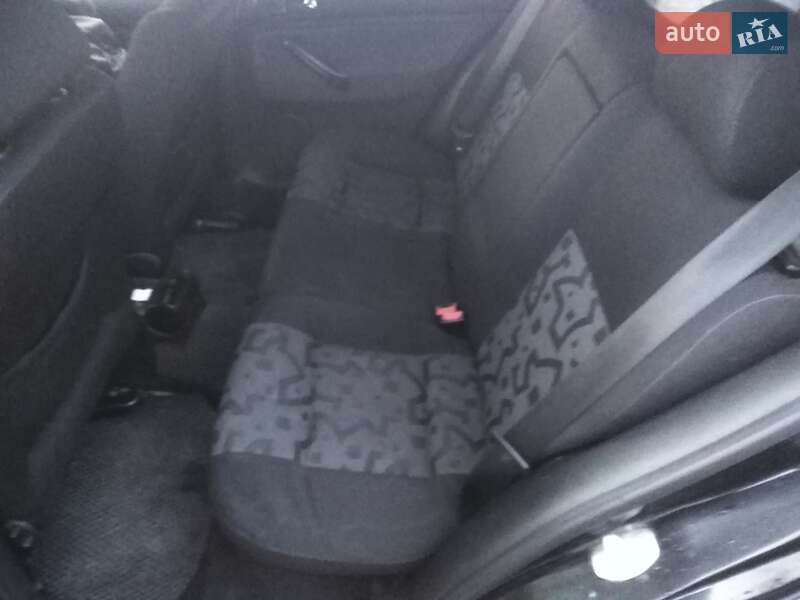 Хетчбек Volkswagen Golf 1999 в Рава-Руській