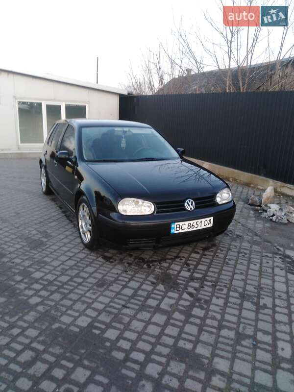 Хетчбек Volkswagen Golf 1999 в Рава-Руській