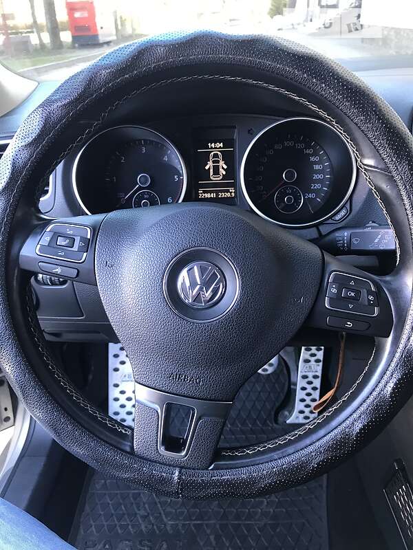 Універсал Volkswagen Golf 2012 в Івано-Франківську